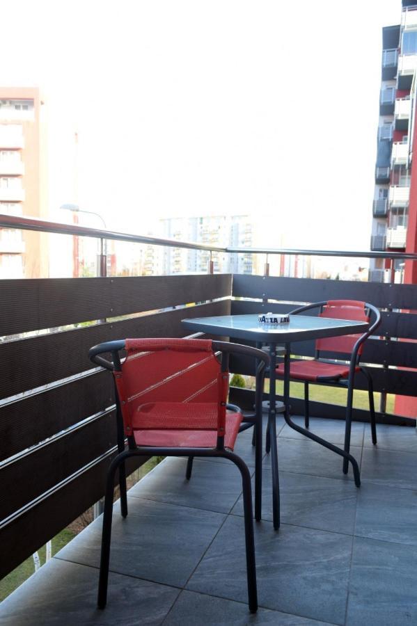 Aki Studio Apartment Brasov Luaran gambar